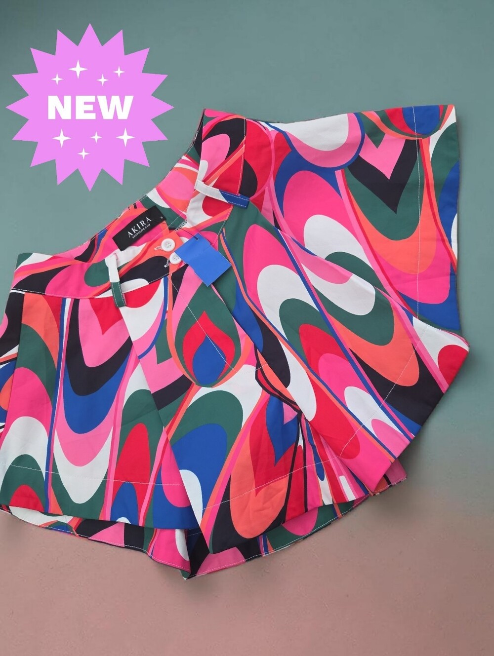 New Akira shorts looking like skort Women size 0 / S